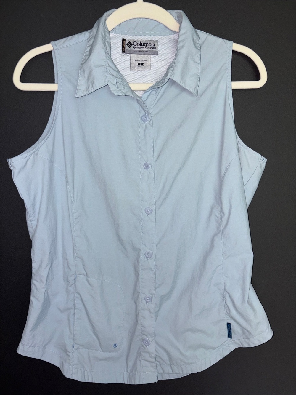 Columbia large Light Blue Sleeveless Button-Front performance tank
